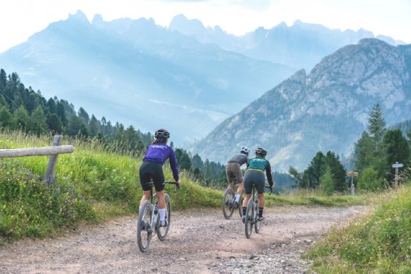 Gravel túra Dolomitokból az Adriára
