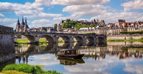 Loire menti kerékpártúra kastélyok és szőlők között